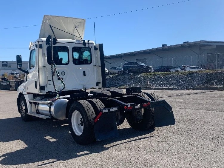 2020 Freightliner Cascadia in Nashville (Mount Juliet), TN — photo 5