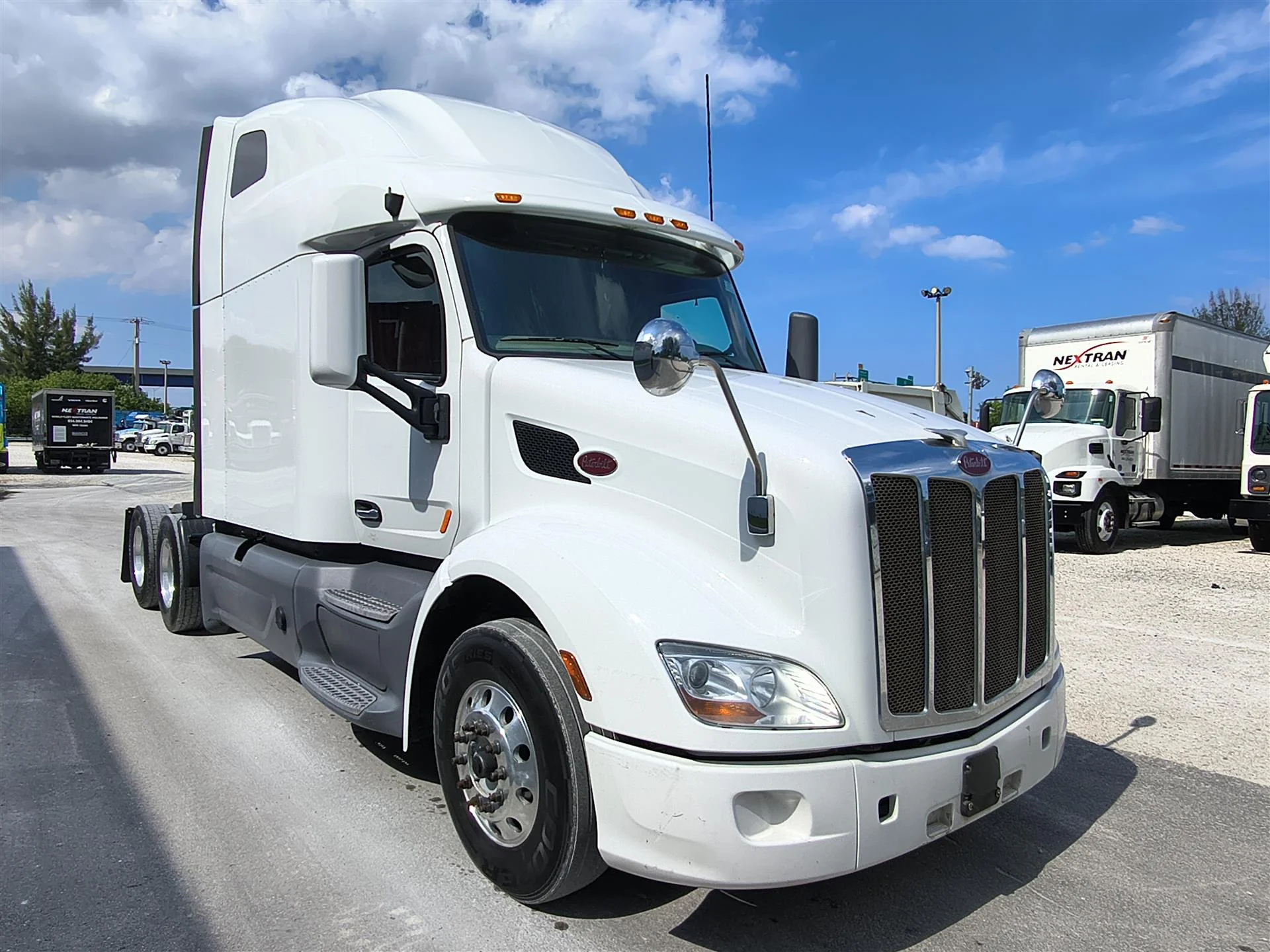 2020 Peterbilt 579 in Fort Lauderdale, FL — photo 4