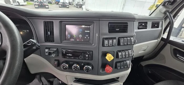 2023 Peterbilt 567 - image 13