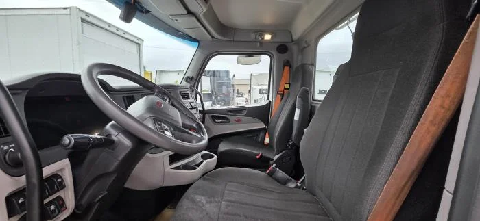2023 Peterbilt 567 - image 11