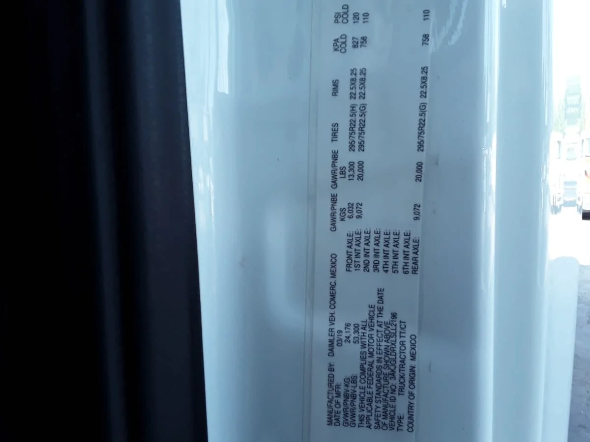 2020 Freightliner Cascadia in Hilliard, OH — photo 15