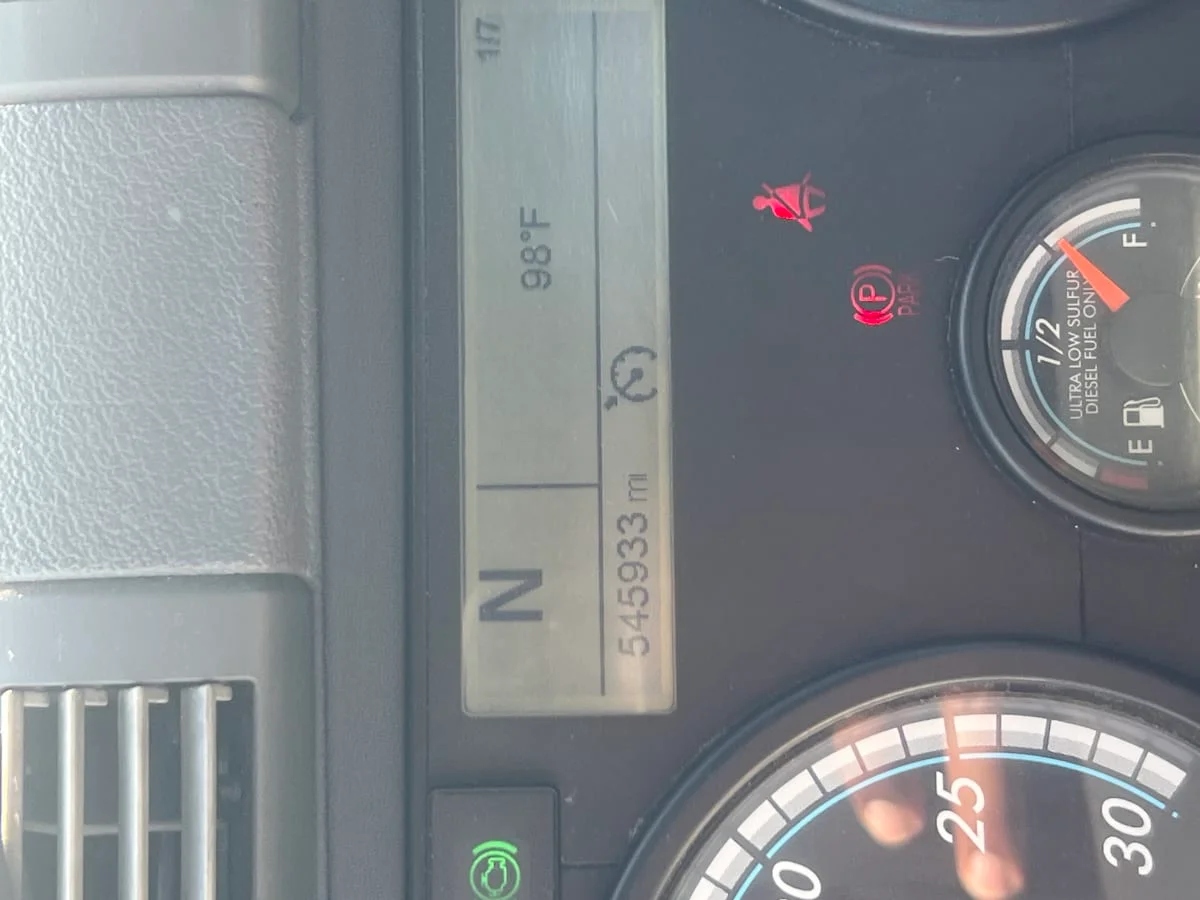 2017 Freightliner Cascadia - image 9