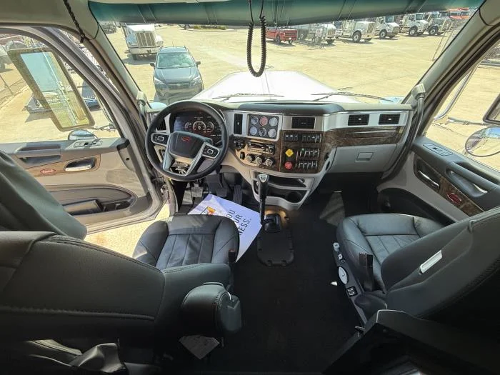2026 Peterbilt 589 - image 27