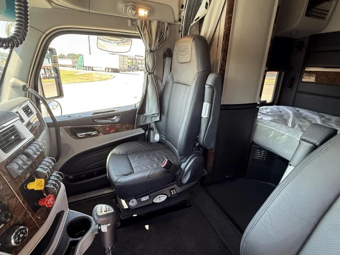 2026 Peterbilt 589 - image 23