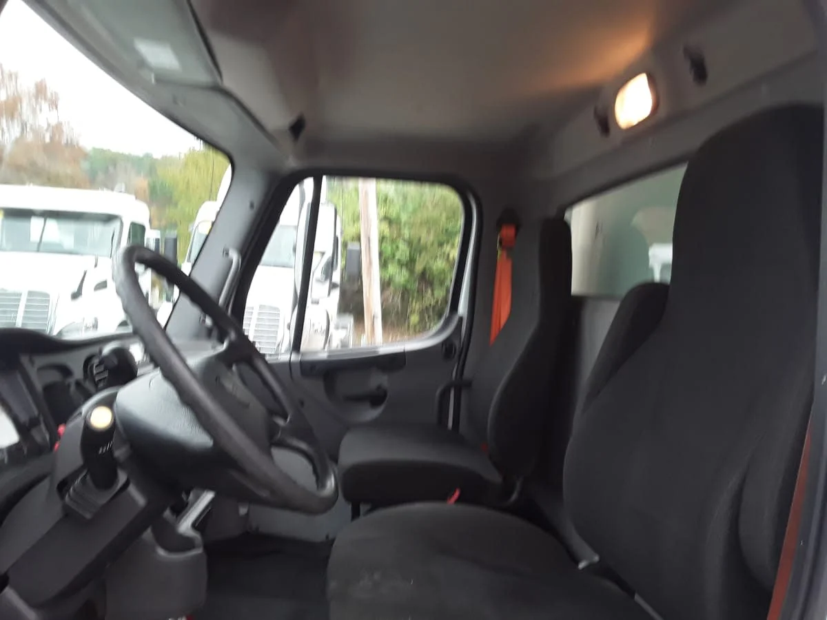 2021 Freightliner M2 106 - image 8