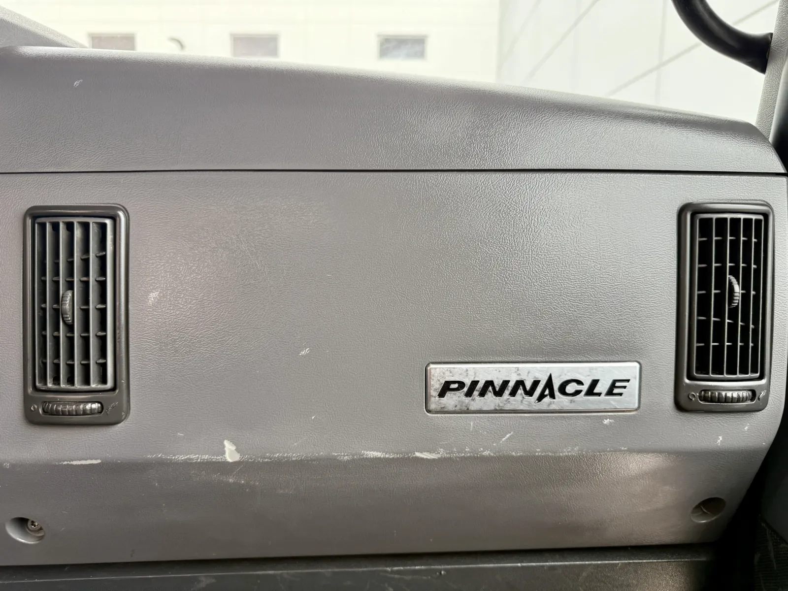 2013 Mack Pinnacle in New Lenox, IL — photo 19