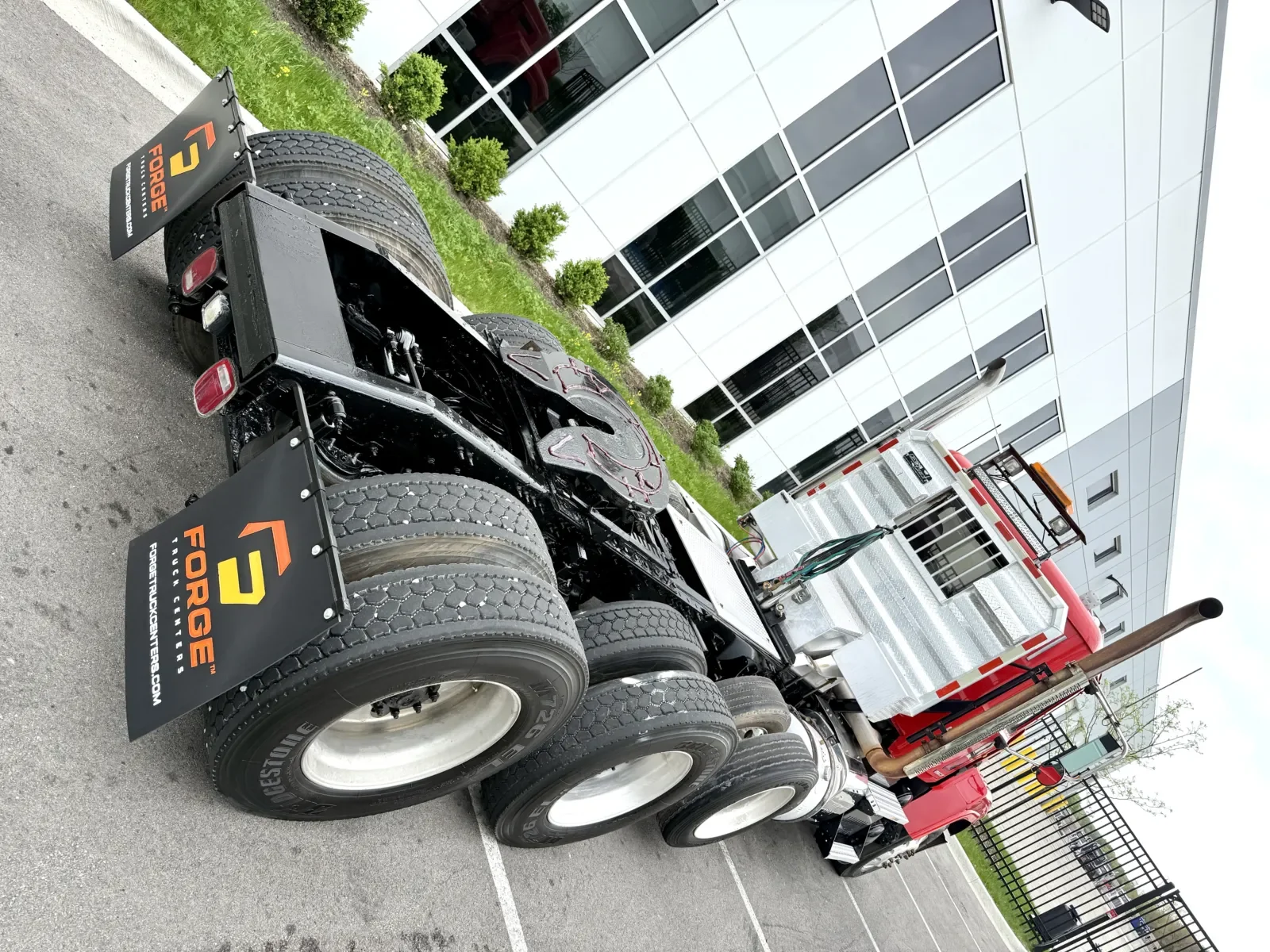 2013 Mack Pinnacle in New Lenox, IL — photo 11