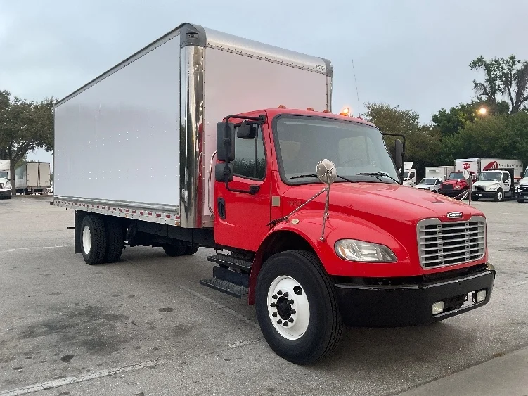 2018 Freightliner M2 106 in Tampa, FL