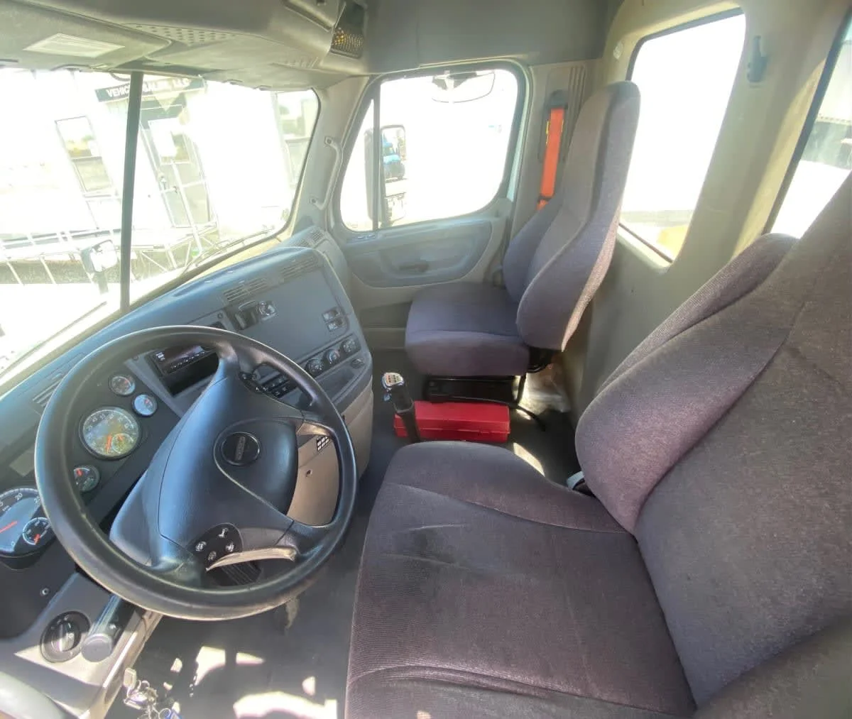 2019 Freightliner Cascadia in West Sacramento, CA — photo 7