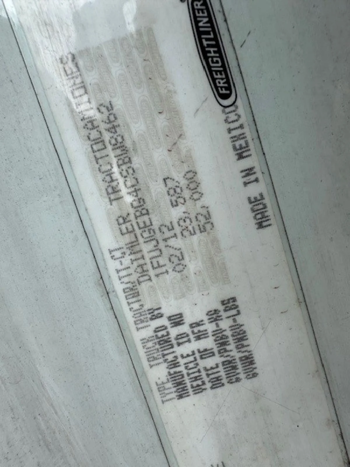 2012 Freightliner Cascadia - image 9