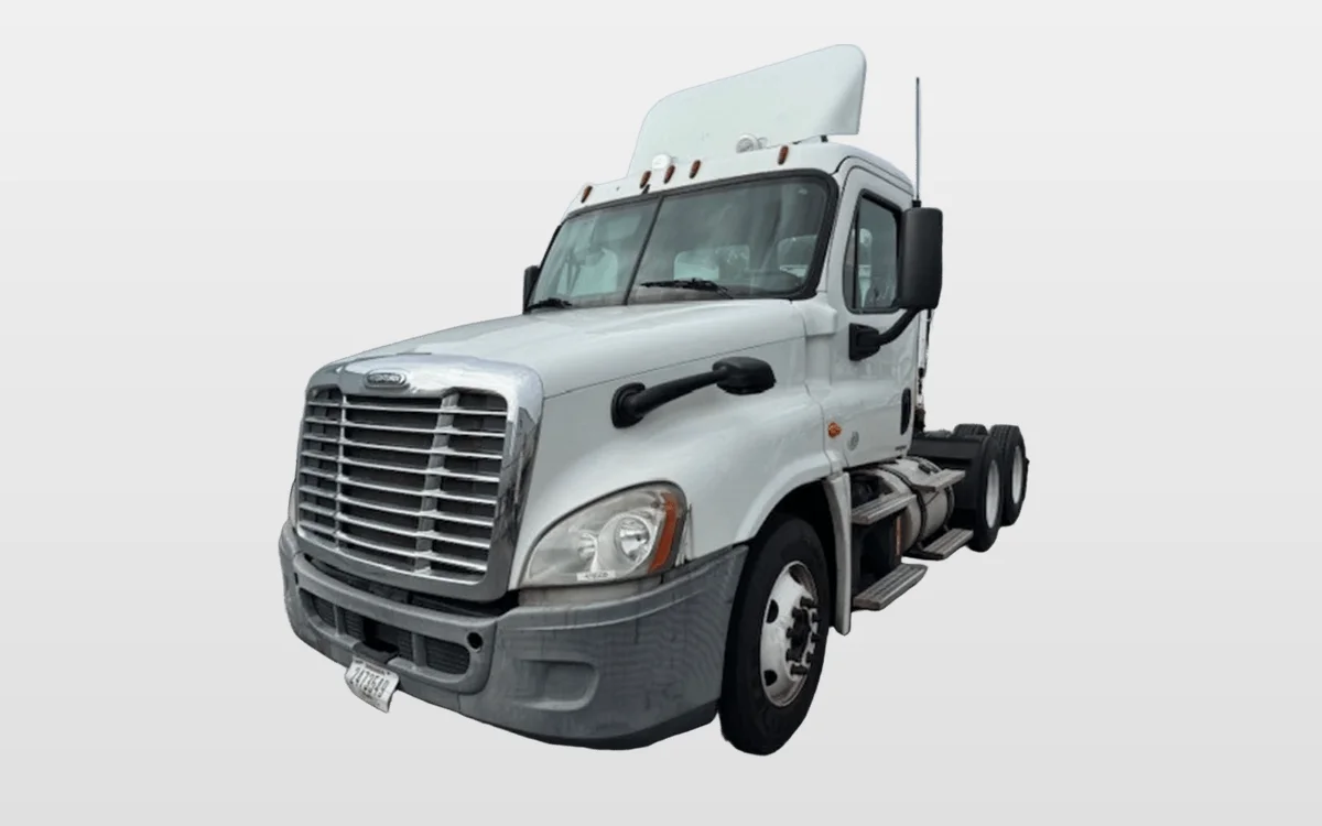 2012 Freightliner Cascadia - image 1