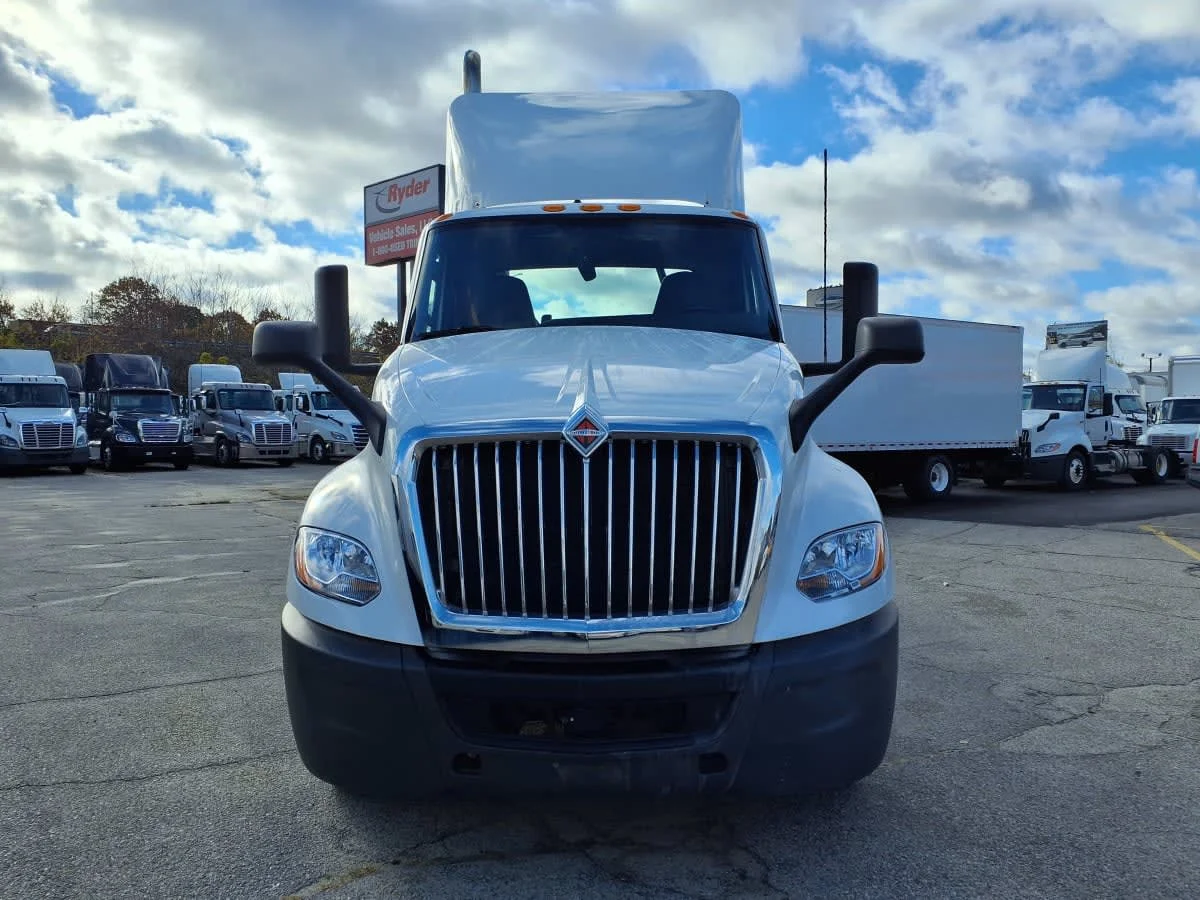 2021 International LT in Warwick, RI — photo 2