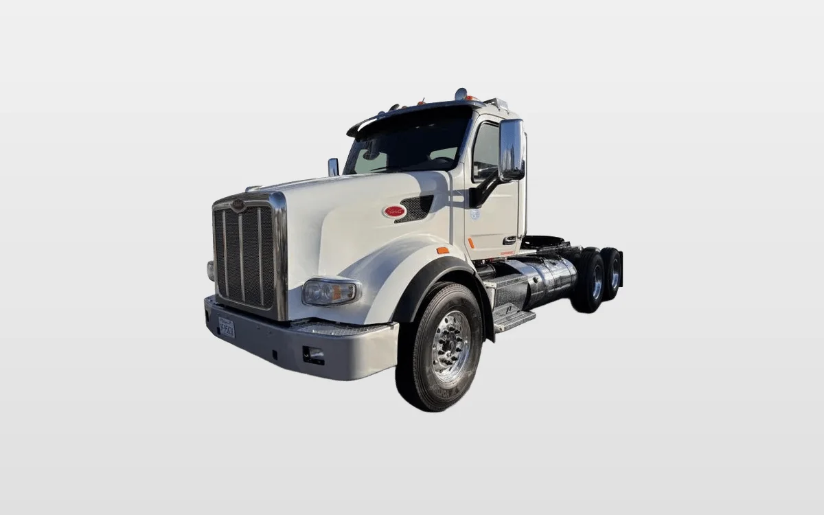 2020 Peterbilt 567 - image 1