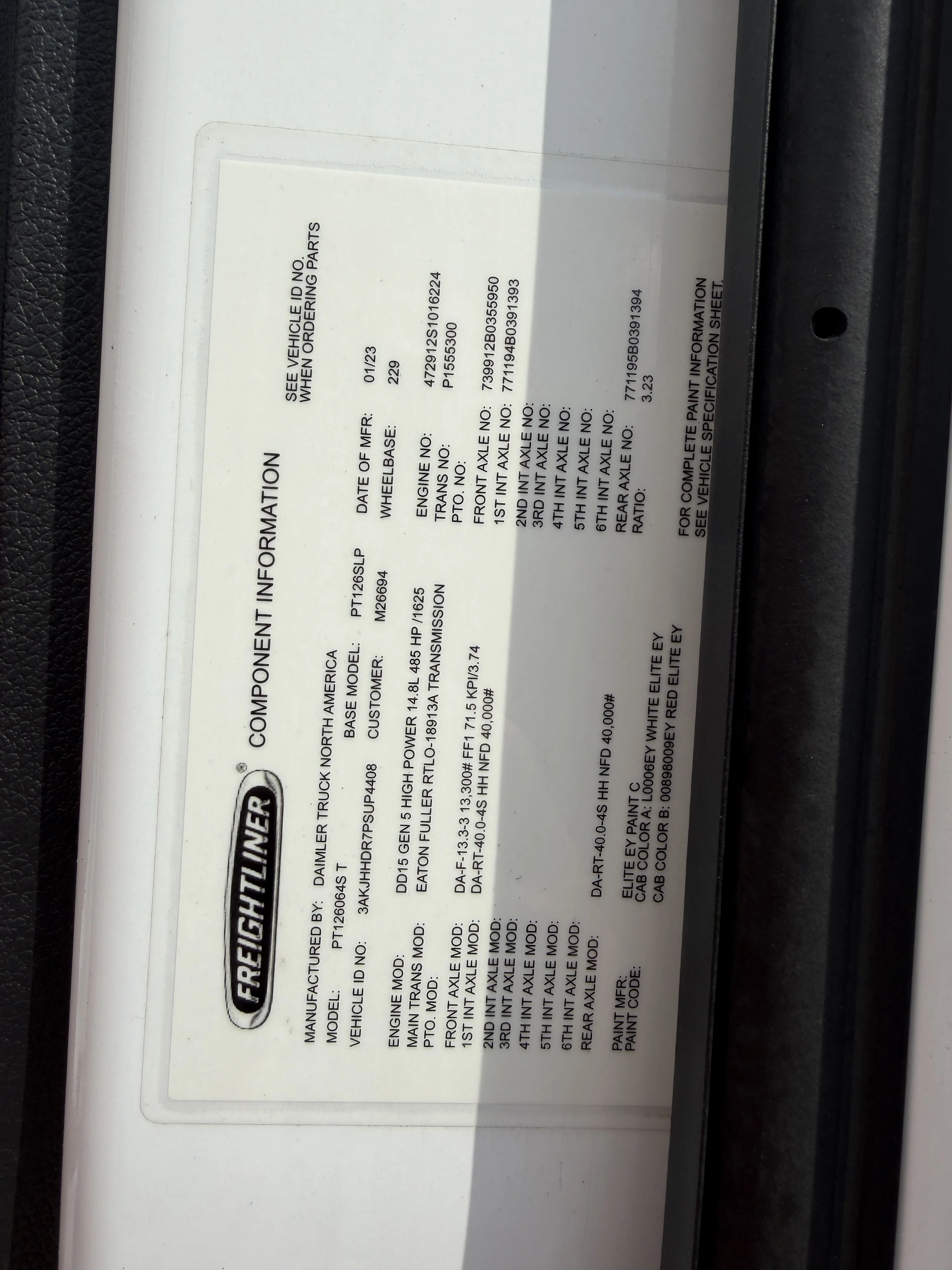 2023 Freightliner Cascadia in Houston, TX — photo 22