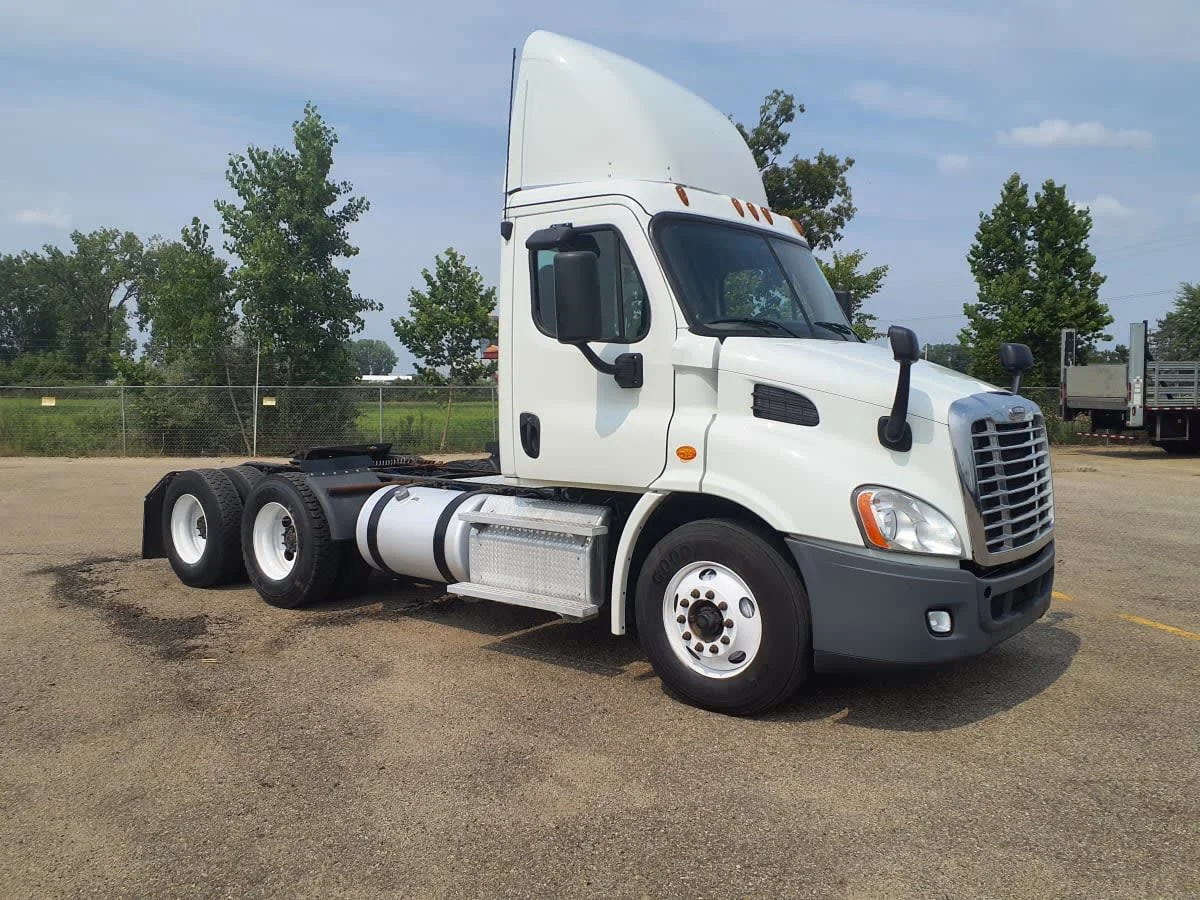 2019 Freightliner Cascadia in Wayland, MI — photo 3