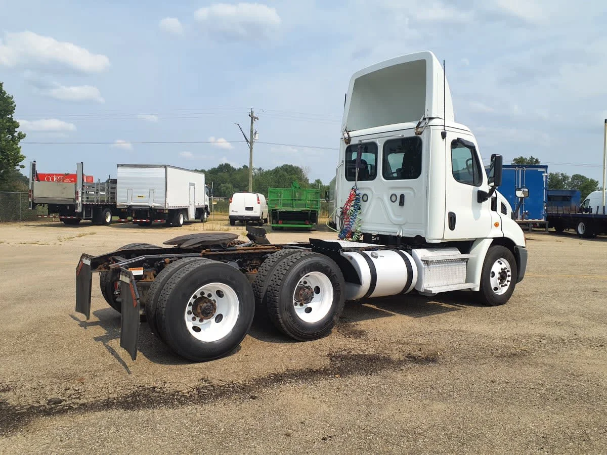 2019 Freightliner Cascadia in Wayland, MI — photo 4