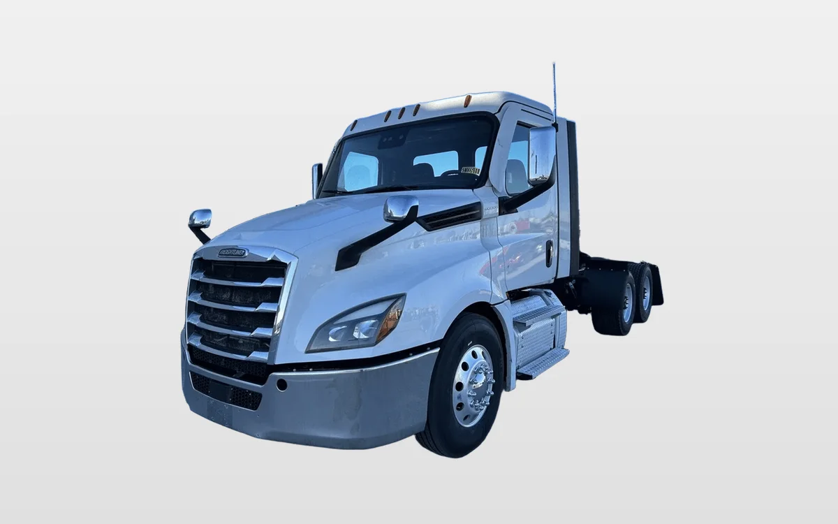 2023 Freightliner Cascadia - image 1