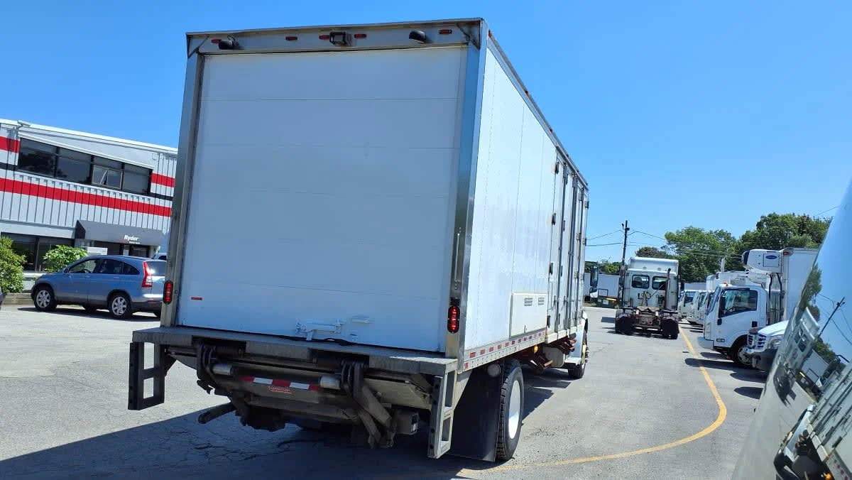 2019 Freightliner M2 106 in Salisbury, MA — photo 4