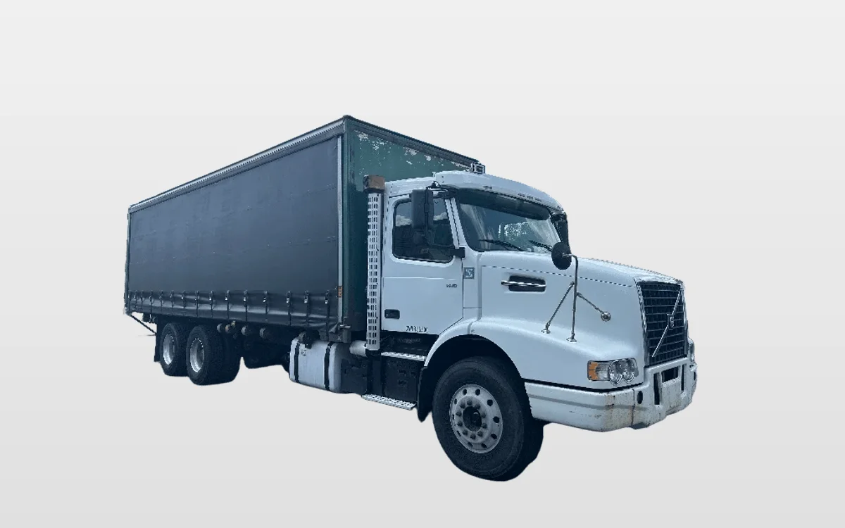 2020 Volvo - image 1