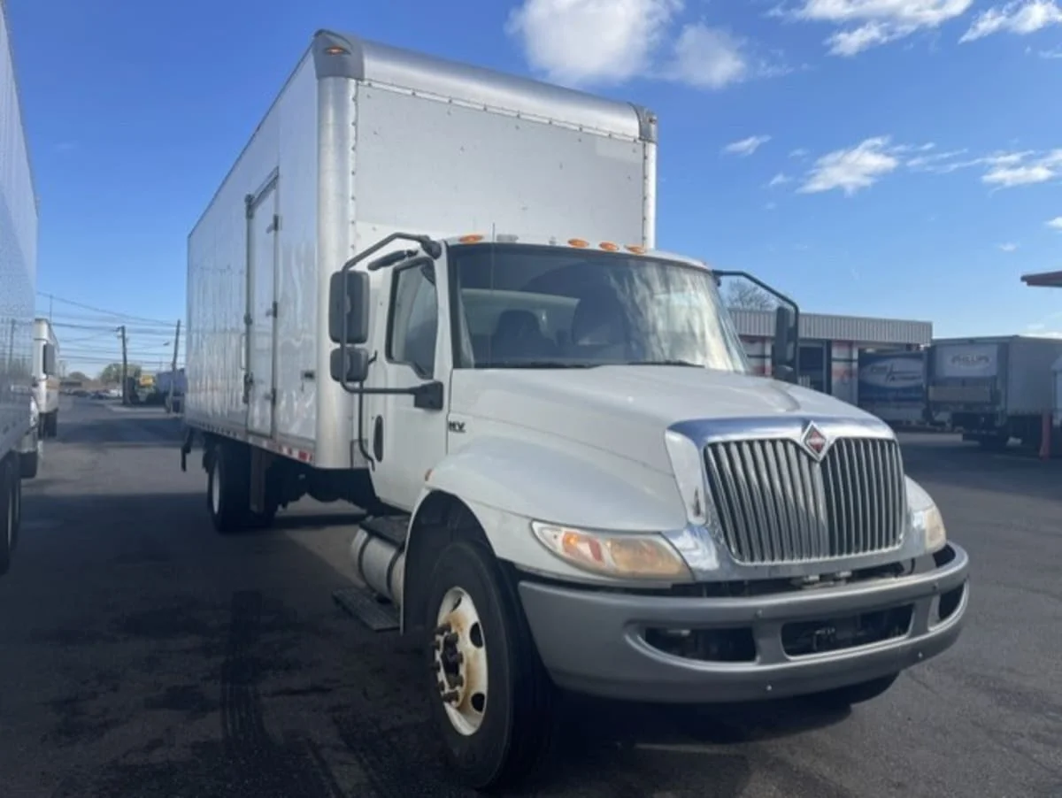 2020 International MV - image 3