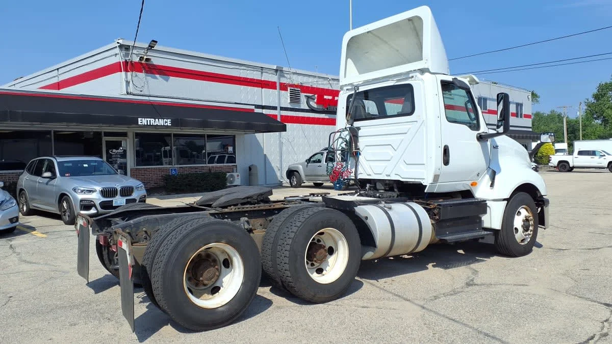 2019 International LT in Warwick, RI — photo 4