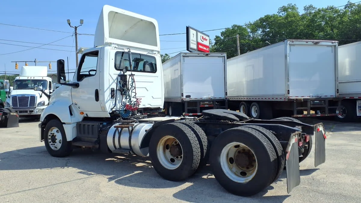 2019 International LT in Warwick, RI — photo 6