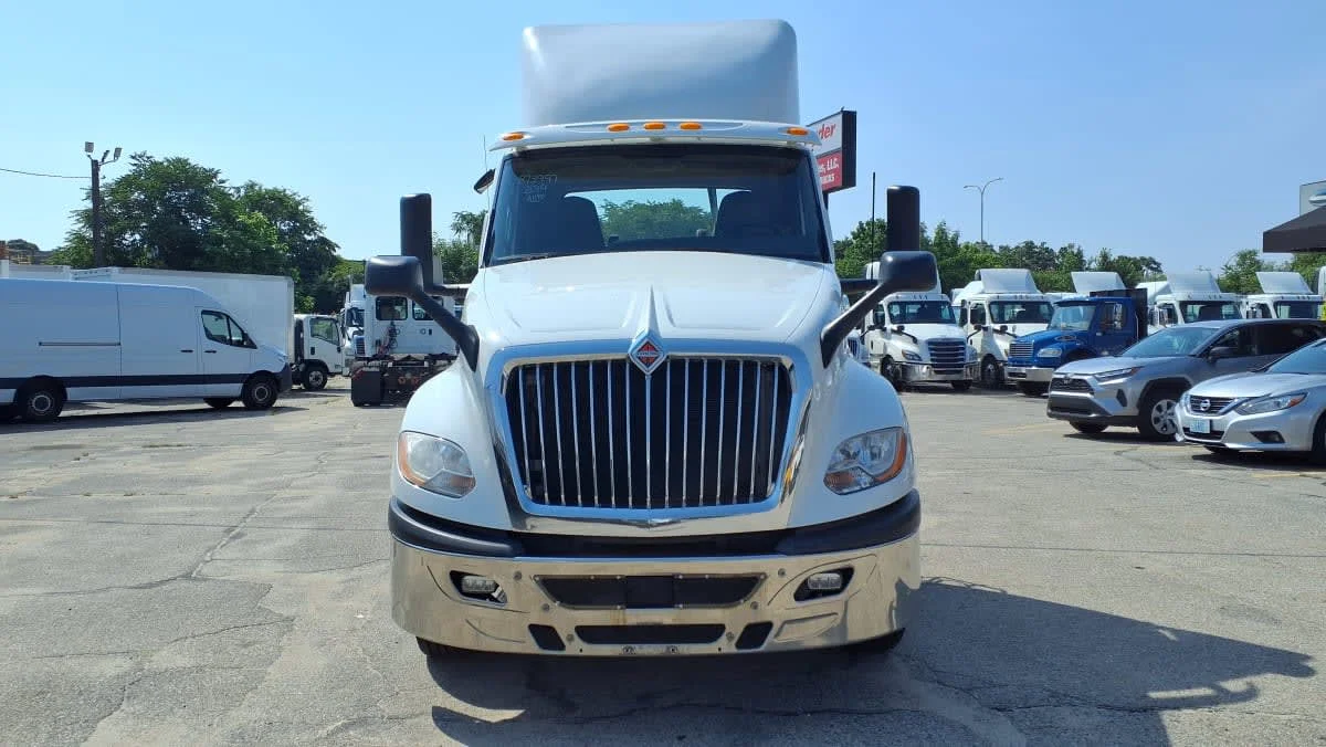 2019 International LT in Warwick, RI — photo 2