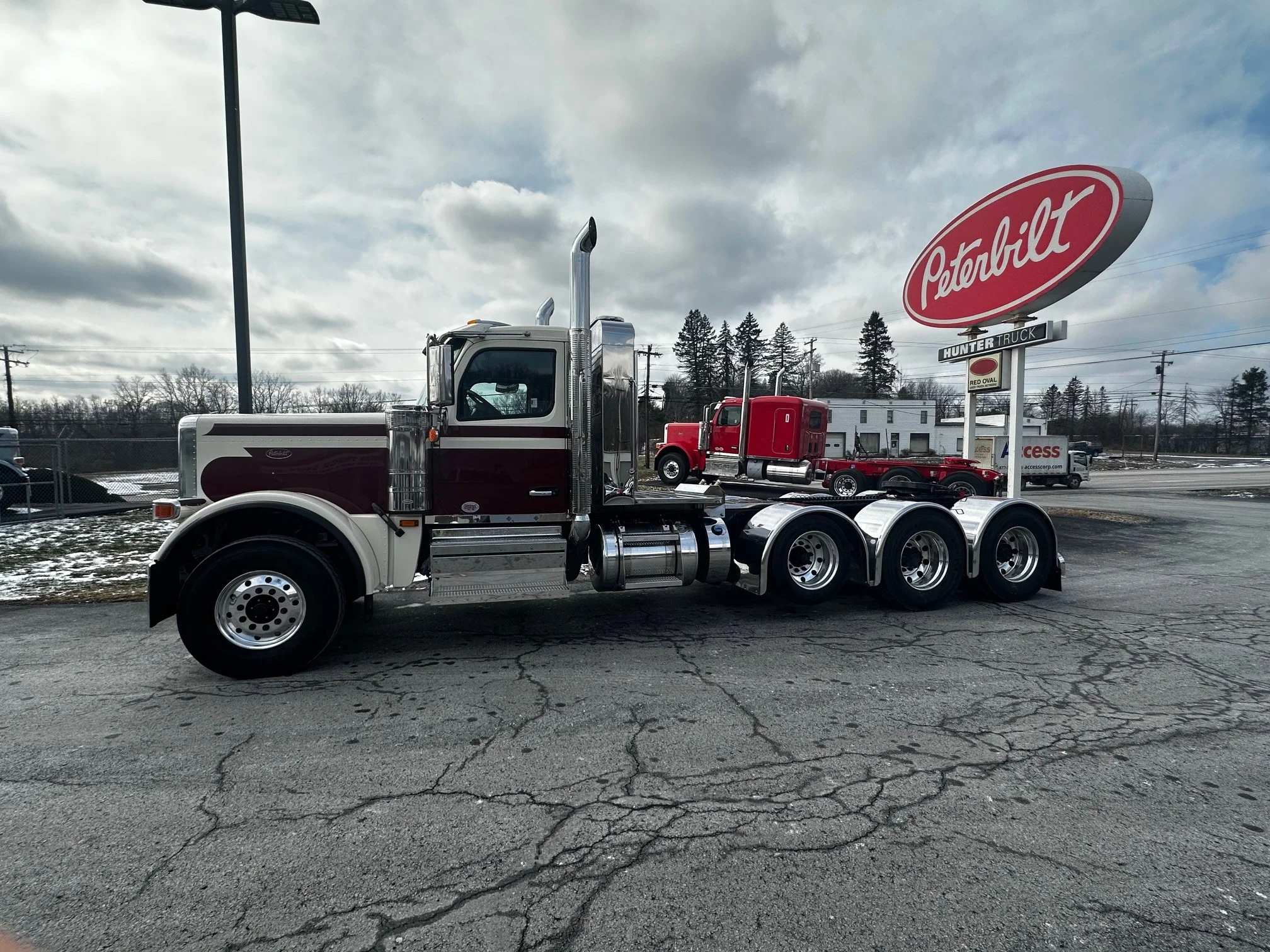 2026 Peterbilt 589 - image 13