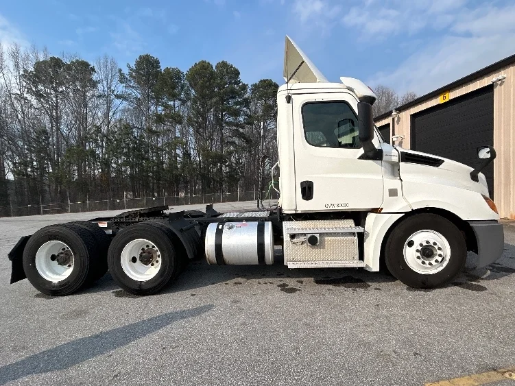2020 Freightliner Cascadia in Anderson, SC — photo 8