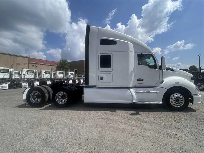 2022 Kenworth T680 in Memphis, TN — photo 6