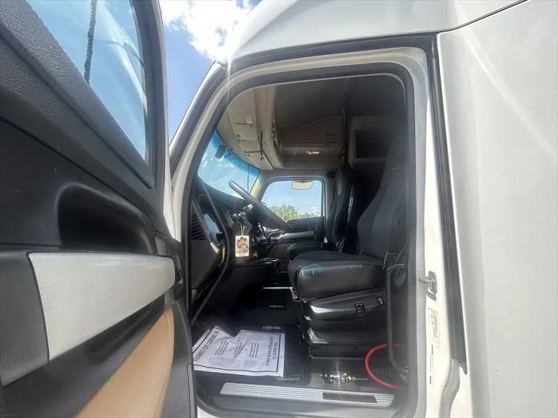 2022 Kenworth T680 in Memphis, TN — photo 13