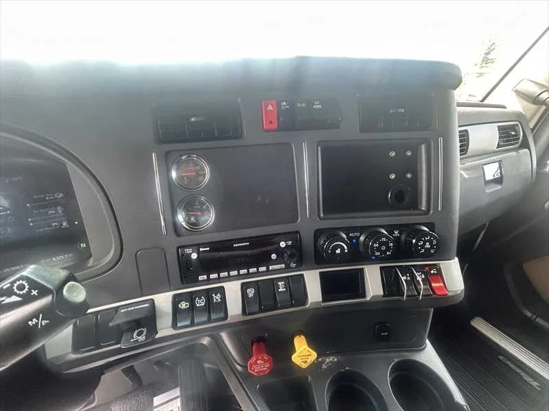 2022 Kenworth T680 in Memphis, TN — photo 15