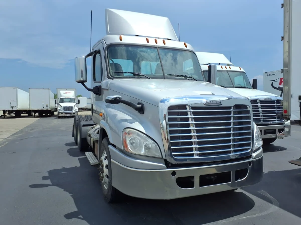 2017 Freightliner Cascadia in Taylor, MI