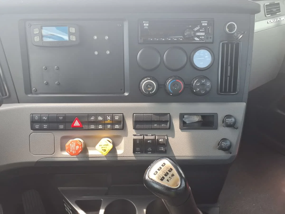 2021 Freightliner Cascadia in Taylor, MI — photo 10