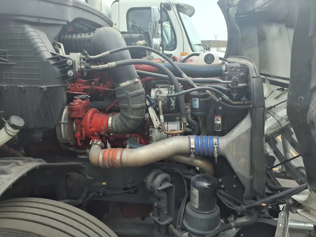 2021 Freightliner Cascadia in Taylor, MI — photo 13