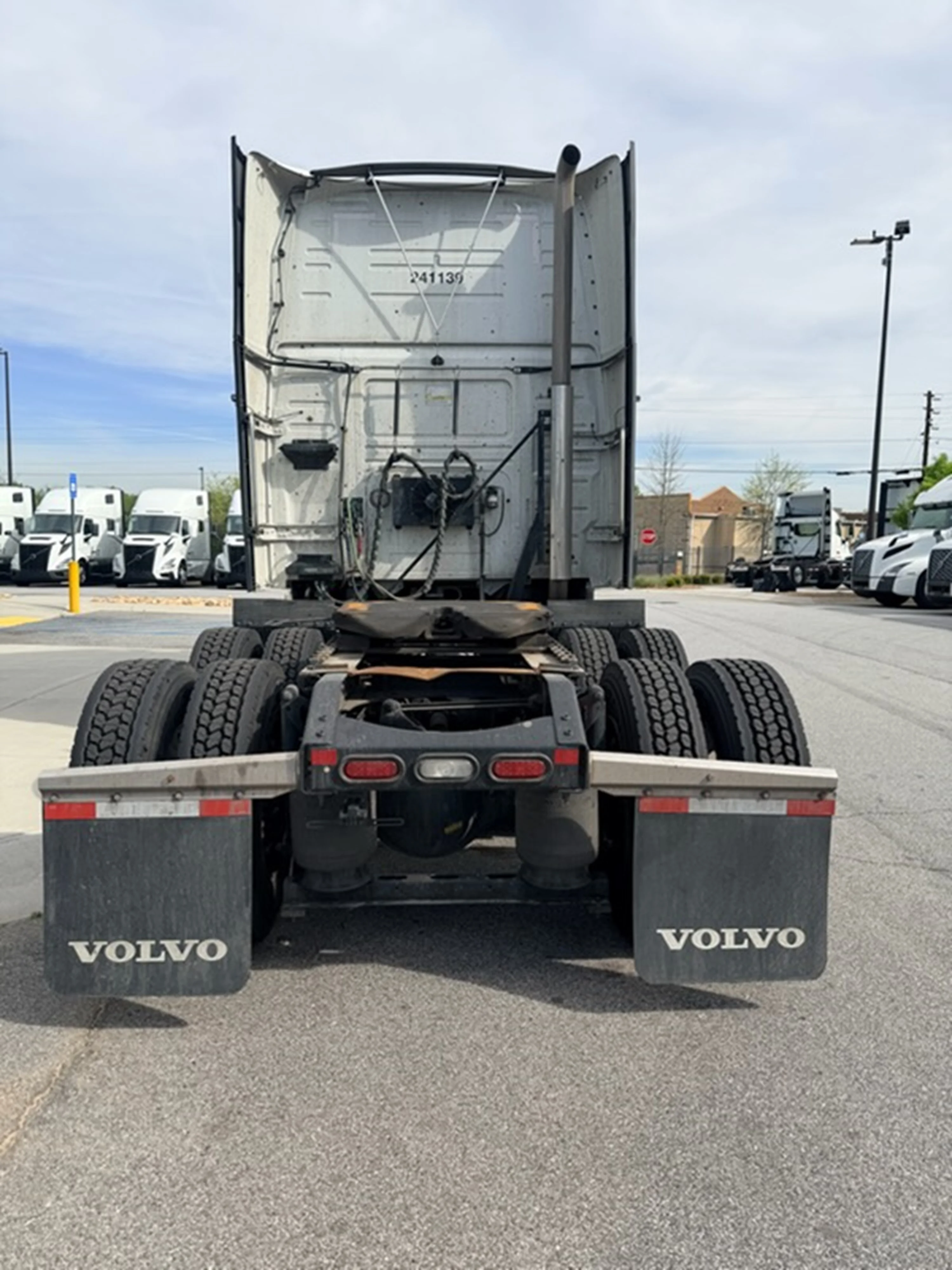 2024 Volvo VNL 860 - image 4