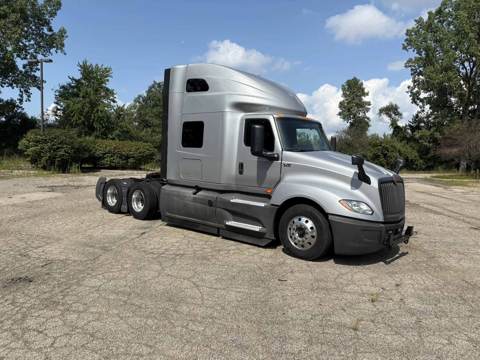 2022 International LT in West Michigan International, MI — photo 4