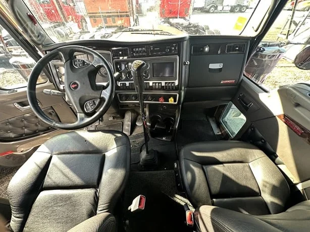 2023 Kenworth W900 - image 5