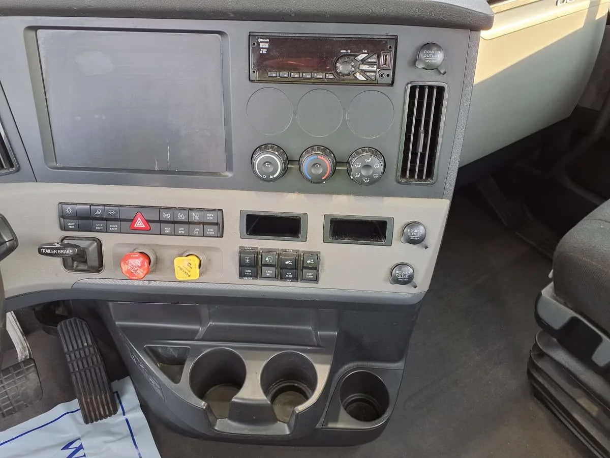 2020 Freightliner Cascadia in Greenville, SC — photo 13