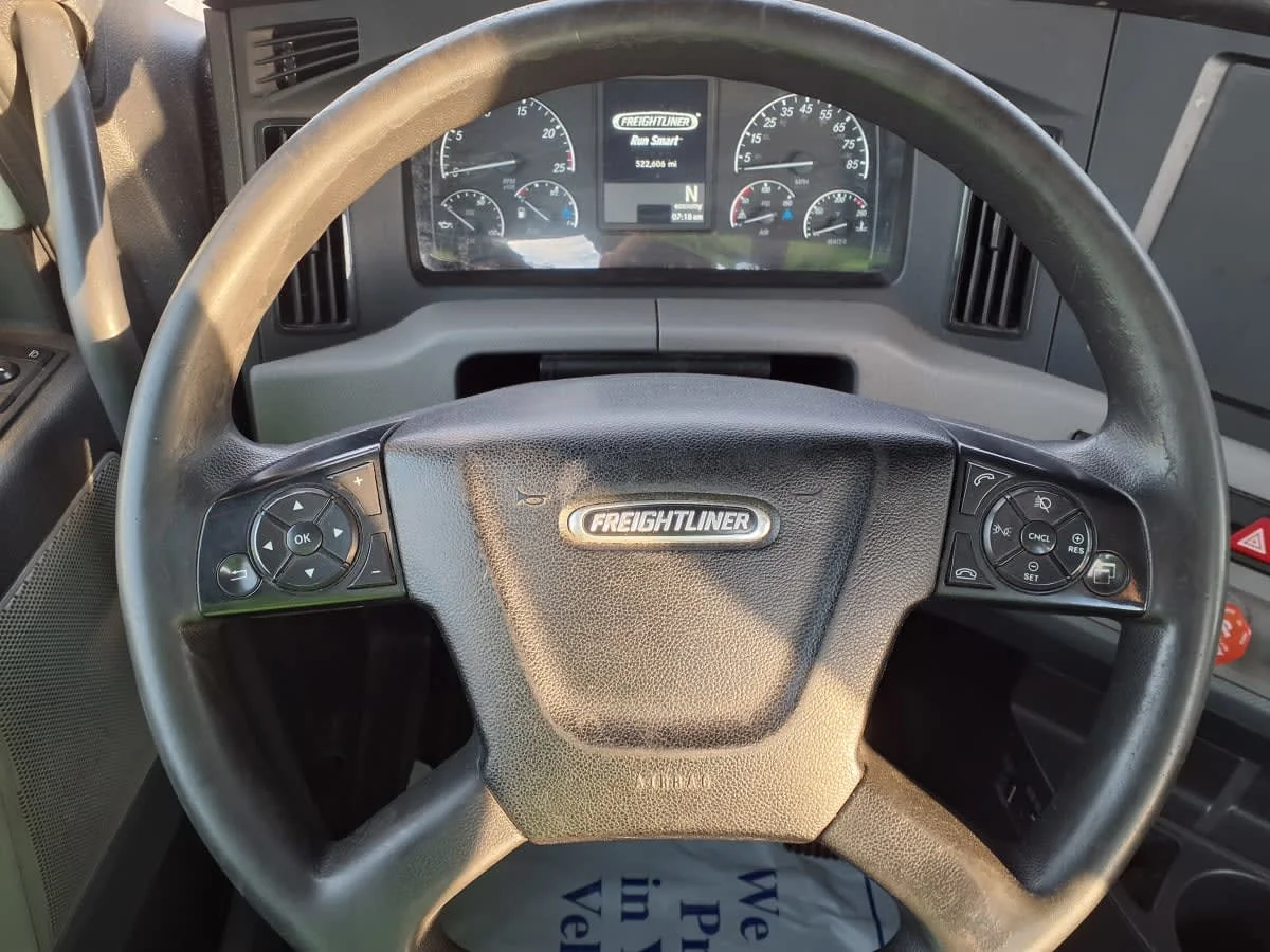 2020 Freightliner Cascadia in Greenville, SC — photo 10