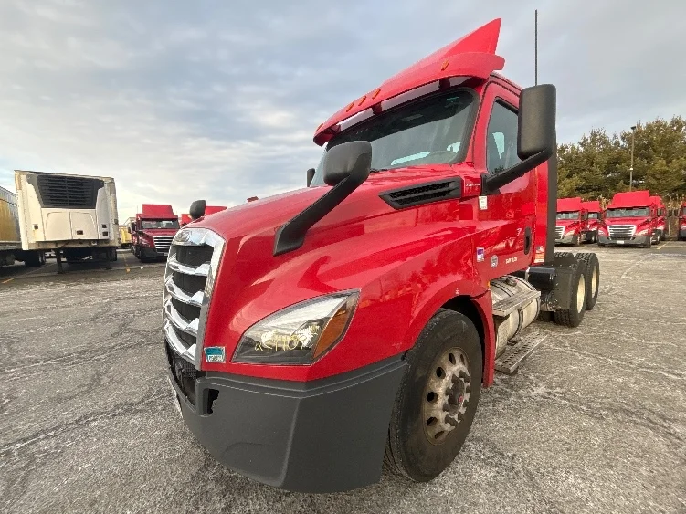 2019 Freightliner Cascadia in Cranbury, NJ — photo 3