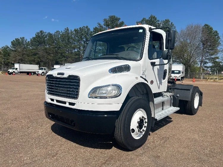 2020 Freightliner M2 106 - image 3