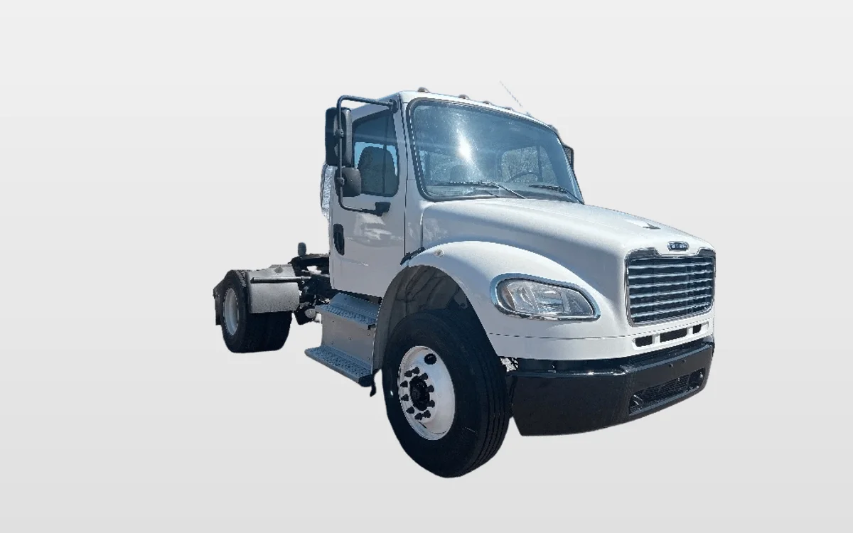 2020 Freightliner M2 106 - image 1