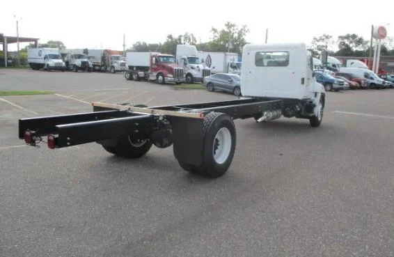 2026 Hino L6 - image 6