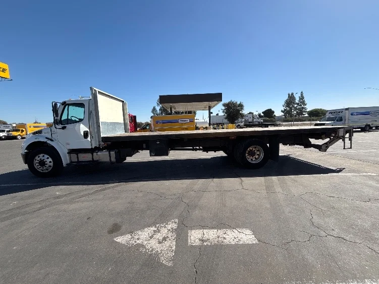 2019 Freightliner eM2 in Fresno, CA — photo 4