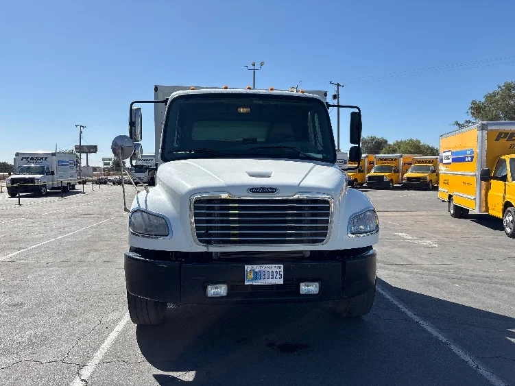 2019 Freightliner eM2 in Fresno, CA — photo 2