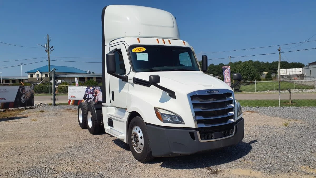 2022 Freightliner Cascadia in Birmingham, AL — photo 3