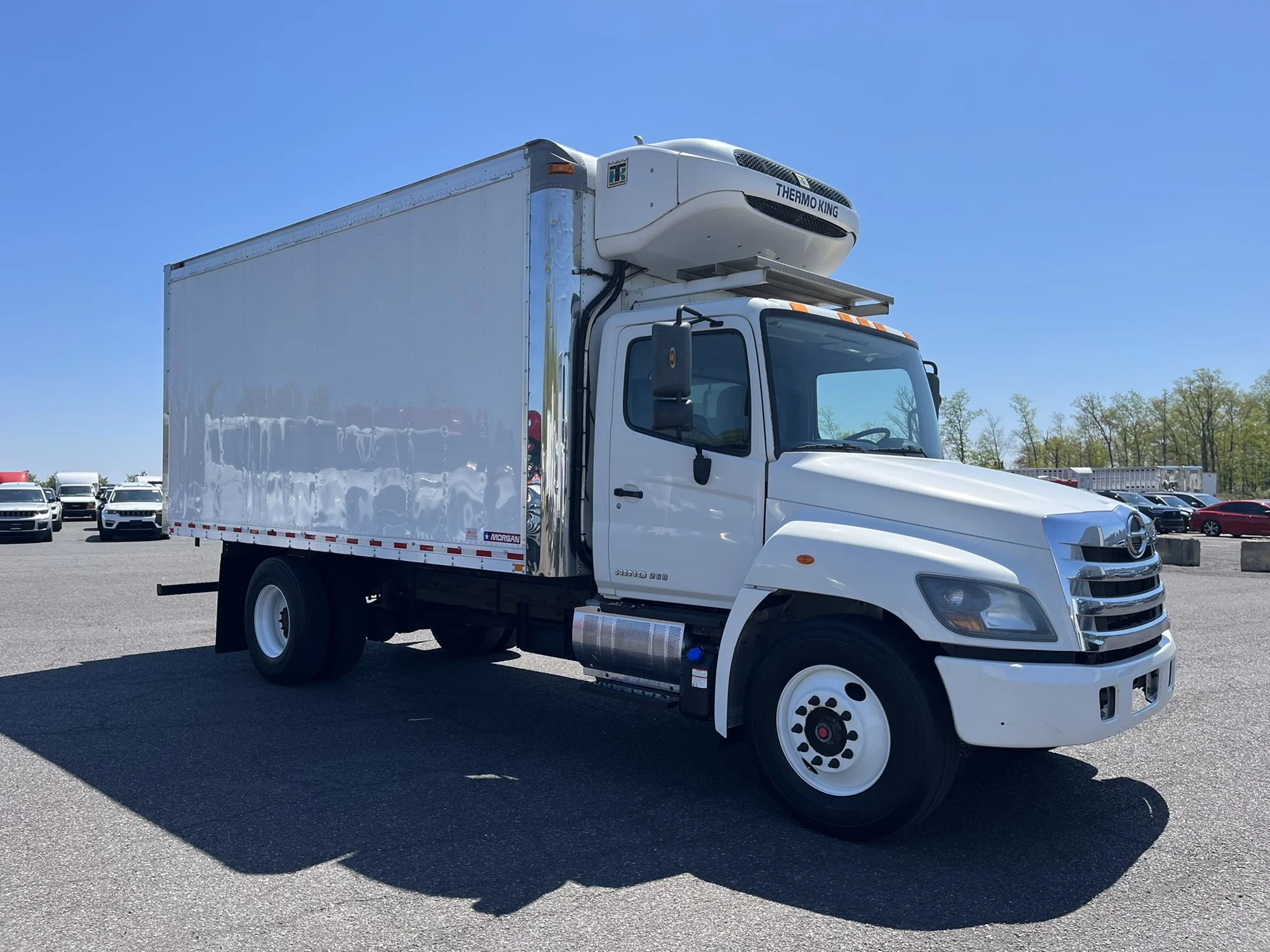 2018 Hino 268 in Vineland, NJ — photo 3