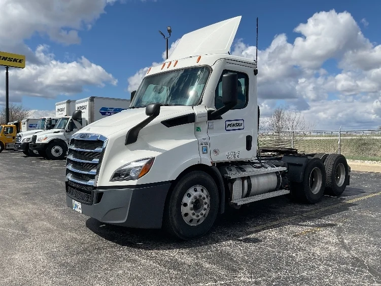 2020 Freightliner Cascadia in Middlefield, OH