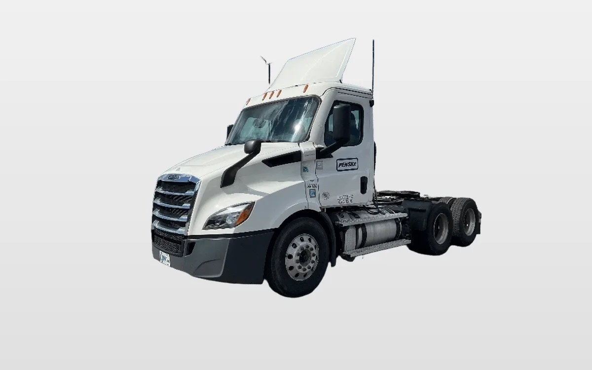 2020 Freightliner Cascadia - image 1